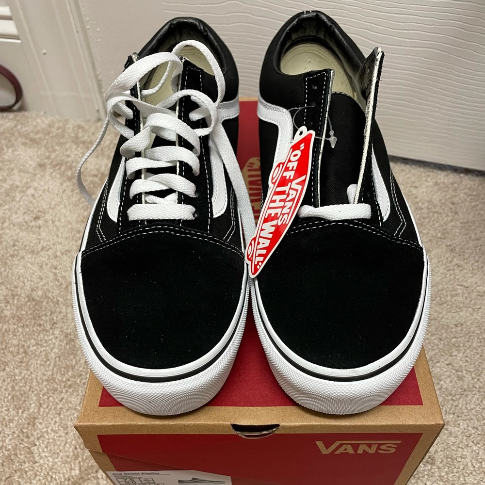 Women’s platform Van sneakers